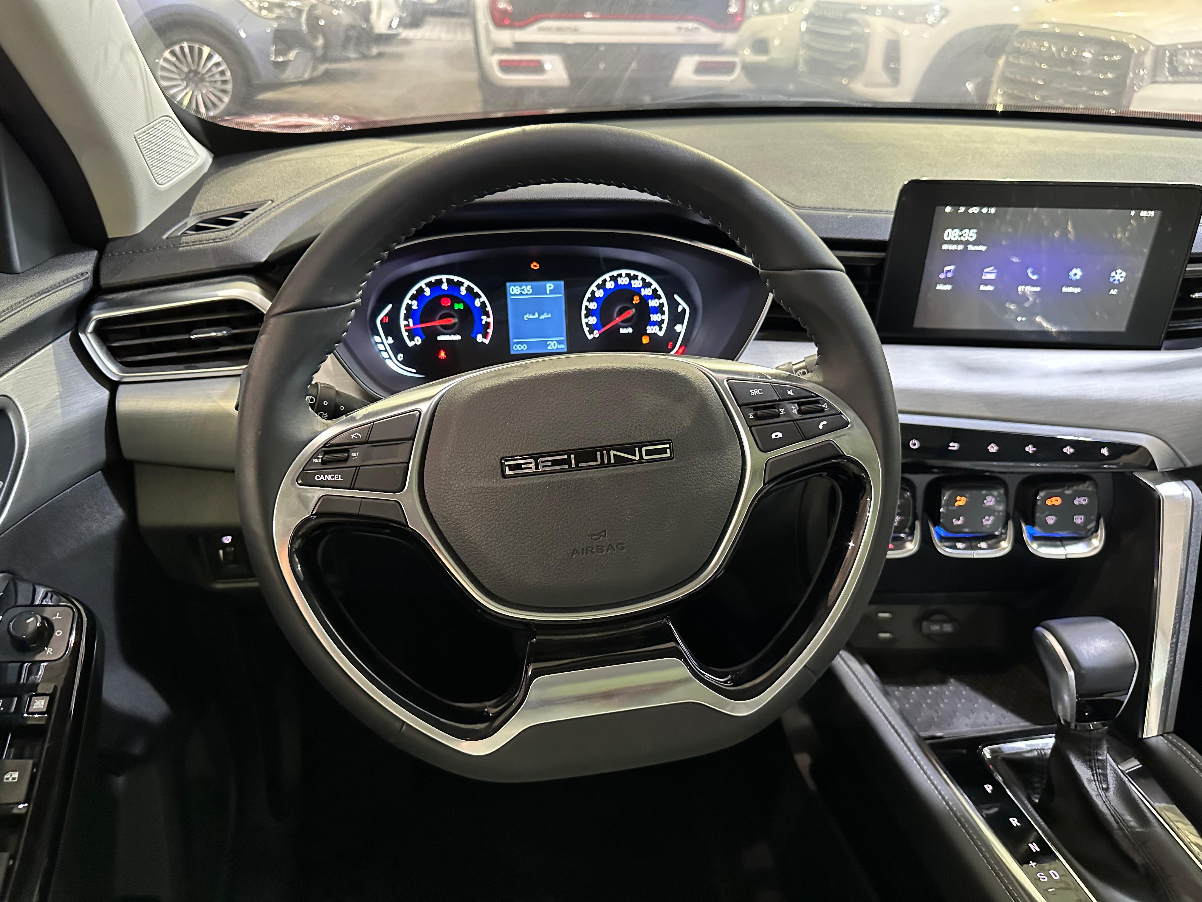 4 ابواب لاكجري سيارة 