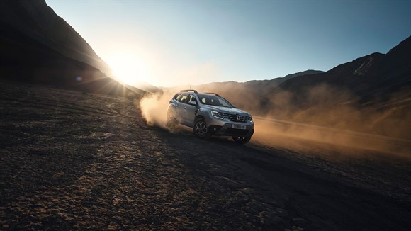 داستر (4*2) LE سيارة 