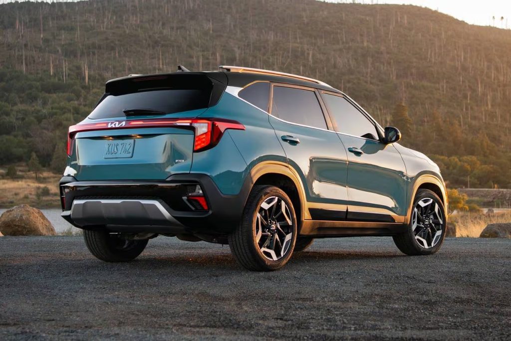 سيلتوس  ستاندر سيارة 