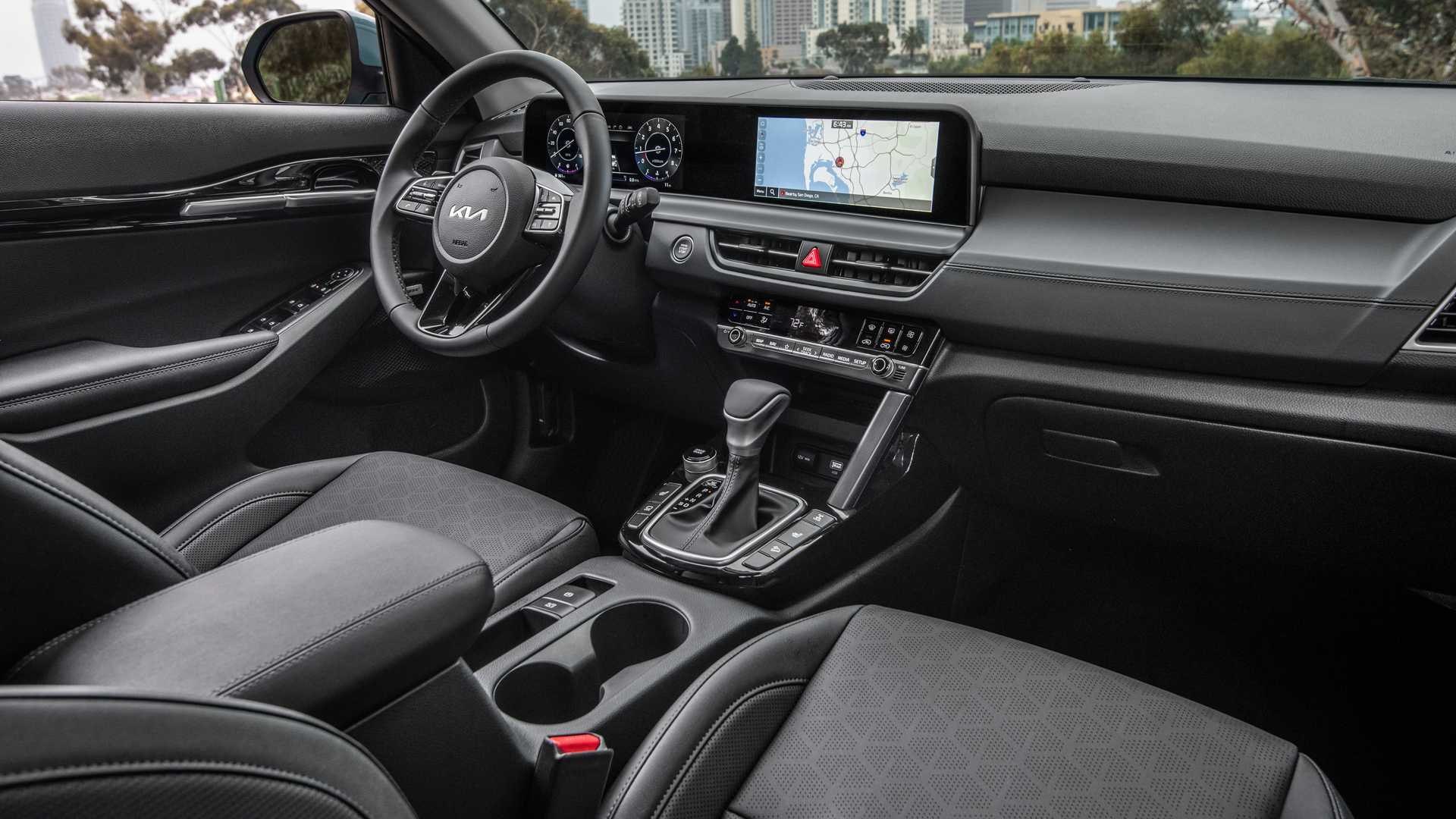 سيلتوس  ستاندر سيارة 